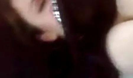 Biseksual pasangan berbagi kemuliaan waptrick massage jepang lubang