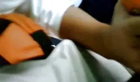 Nicole Bexley mendapat Creampie xxx jepang bus di pagi hari
